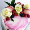 кремовый торт акварель с живыми цветами